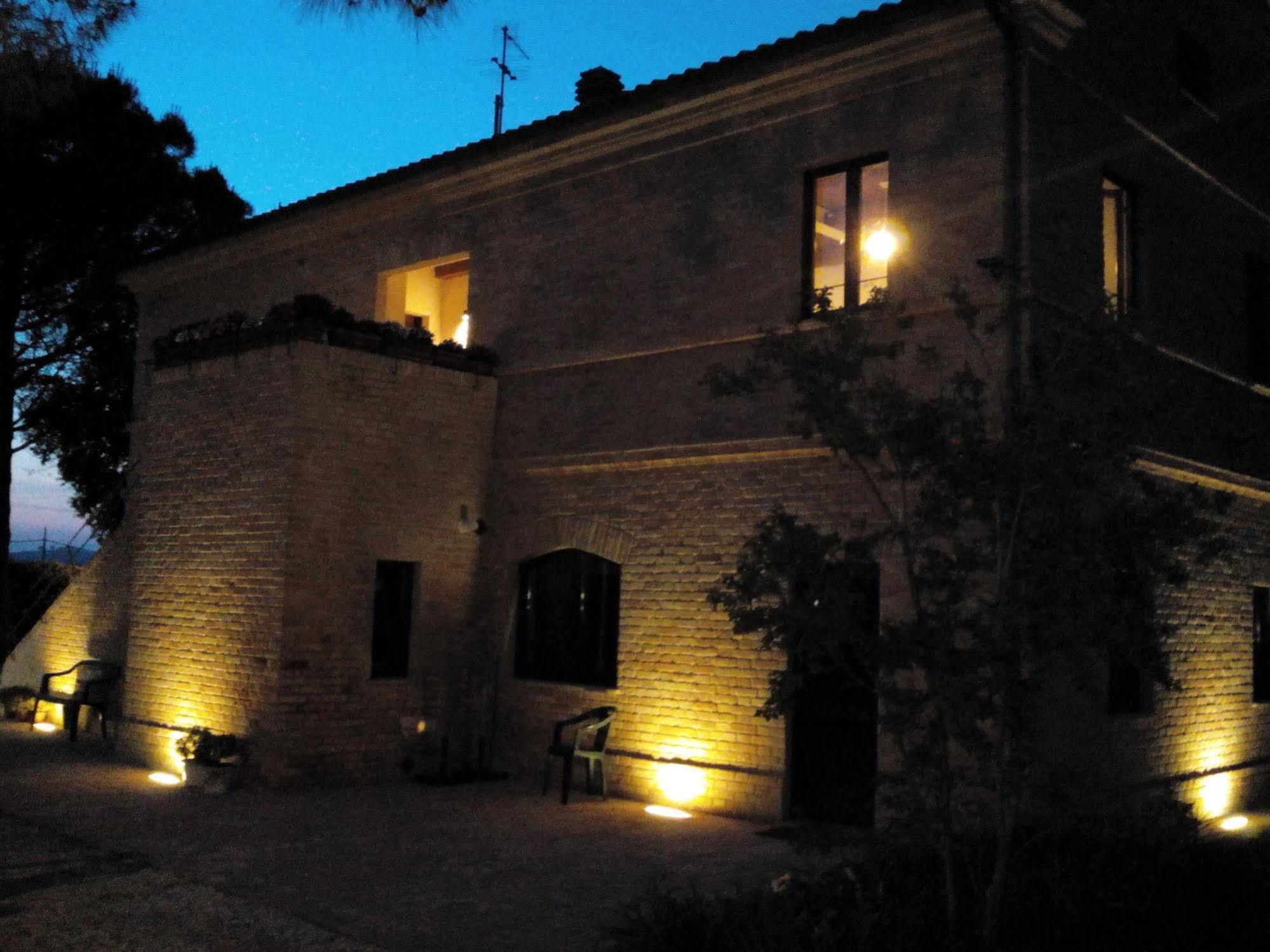 Agriturismo La Fonte Di San Girio Guest House Potenza Picena Bagian luar foto