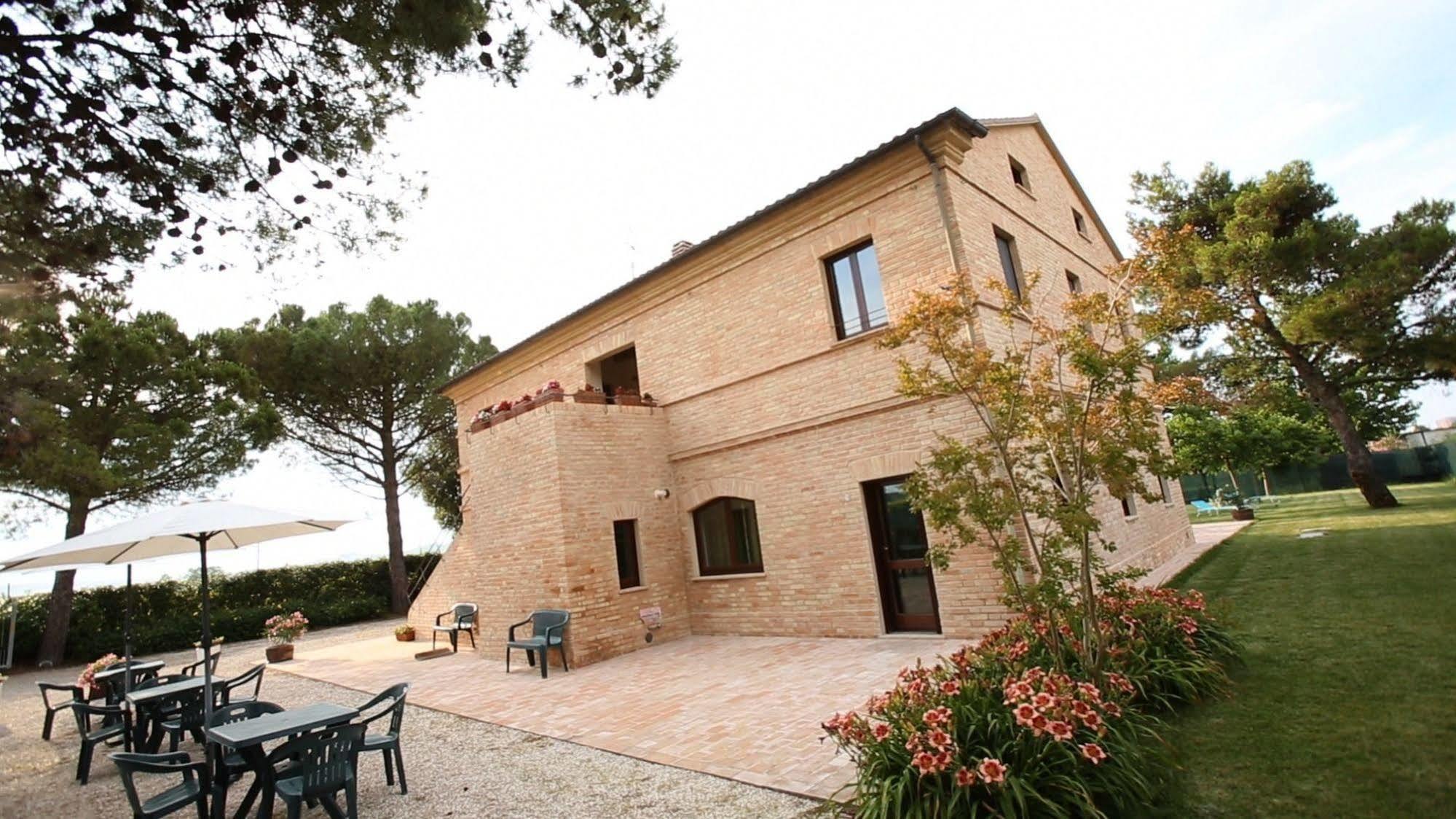 Agriturismo La Fonte Di San Girio Guest House Potenza Picena Bagian luar foto